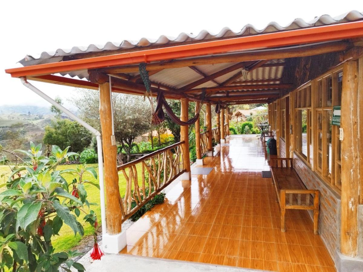 Hostal Taita Cristobal Isinlivi Exterior photo